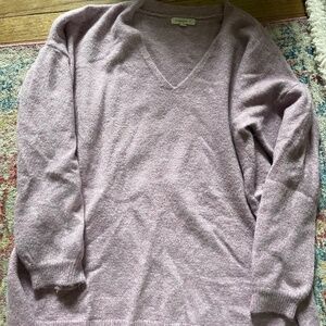 V-Neck lilac sweater
